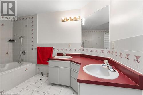 97 Old Chicopee Drive, Kitchener, ON - Indoor Photo Showing Bathroom