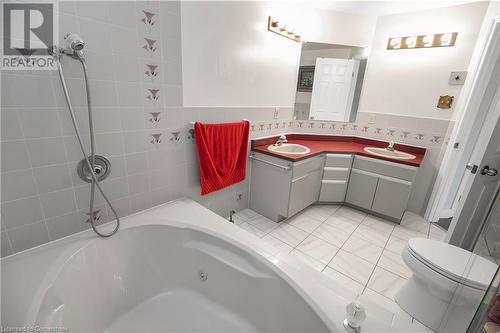 97 Old Chicopee Drive, Kitchener, ON - Indoor Photo Showing Bathroom