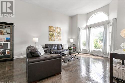 97 Old Chicopee Drive, Kitchener, ON - Indoor Photo Showing Living Room