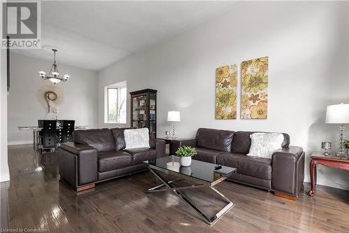 97 Old Chicopee Drive, Kitchener, ON - Indoor Photo Showing Living Room