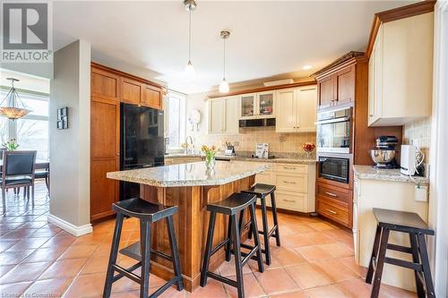 101 Hillcrest Avenue, Dundas, ON - Indoor Photo Showing Kitchen