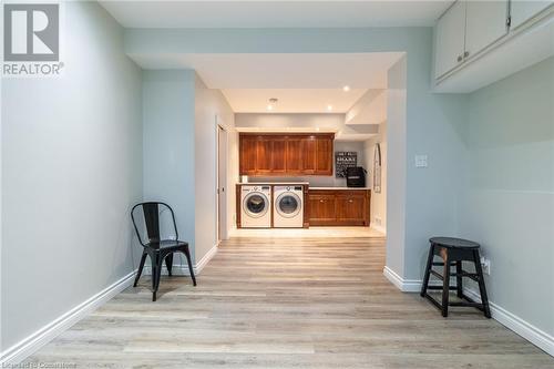 101 Hillcrest Avenue, Dundas, ON - Indoor Photo Showing Laundry Room