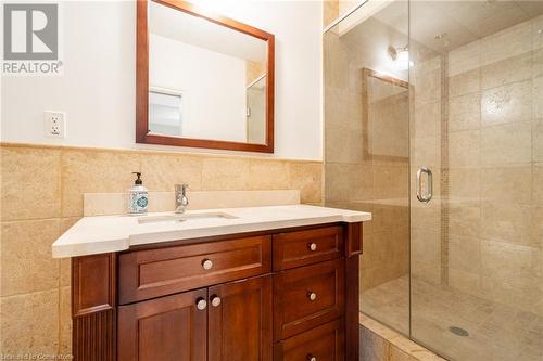 101 Hillcrest Avenue, Dundas, ON - Indoor Photo Showing Bathroom