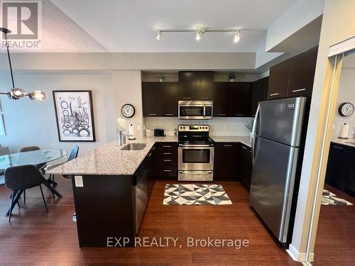 1606 - 360 Square One Drive, Mississauga (City Centre), ON - Indoor Photo Showing Kitchen With Upgraded Kitchen