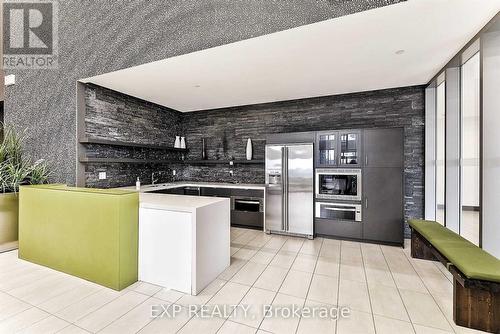 1606 - 360 Square One Drive, Mississauga (City Centre), ON - Indoor Photo Showing Kitchen