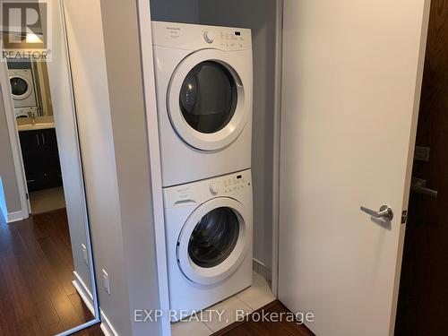 1606 - 360 Square One Drive, Mississauga (City Centre), ON - Indoor Photo Showing Laundry Room