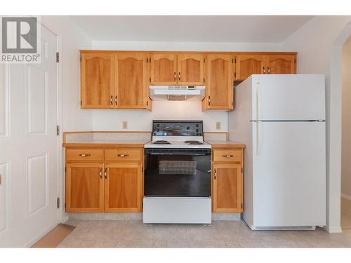 402 Rene Avenue Unit# 101, Penticton, BC - Indoor Photo Showing Kitchen