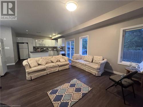 56 Glenmorris Street, Cambridge, ON - Indoor Photo Showing Living Room