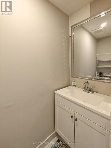 Unit 1 - 598 Crawford Street, Toronto, ON - Indoor Photo Showing Bathroom