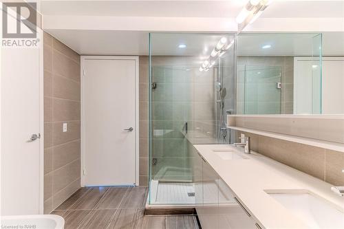 7 Buttermill Avenue Unit# Th23, Vaughan, ON - Indoor Photo Showing Bathroom