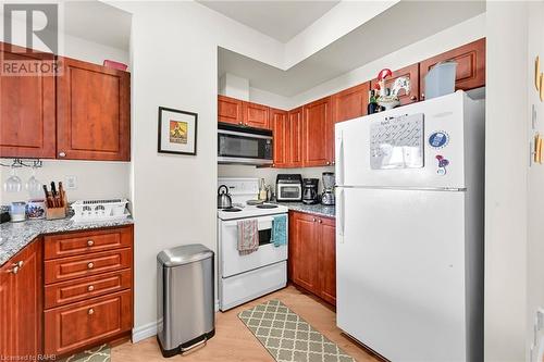 135 James Street S Unit# 915, Hamilton, ON - Indoor Photo Showing Kitchen