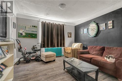 70 Ottawa Street N, Hamilton, ON - Indoor Photo Showing Living Room