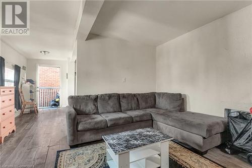 70 Ottawa Street N, Hamilton, ON - Indoor Photo Showing Living Room