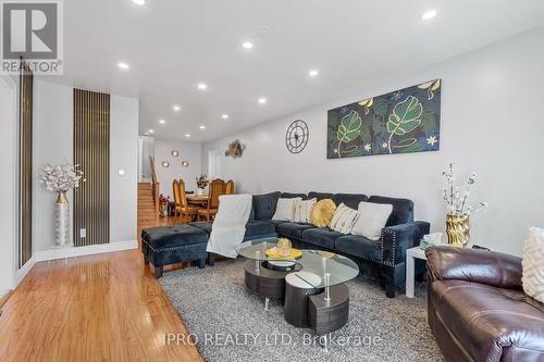 58 Doncaster Drive, Brampton (Southgate), ON - Indoor Photo Showing Living Room