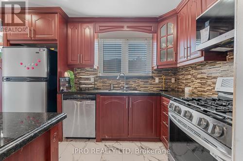 58 Doncaster Drive, Brampton (Southgate), ON - Indoor Photo Showing Kitchen