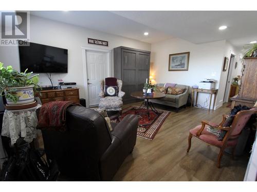 101 985 Patricia Boulevard, Prince George, BC - Indoor Photo Showing Living Room