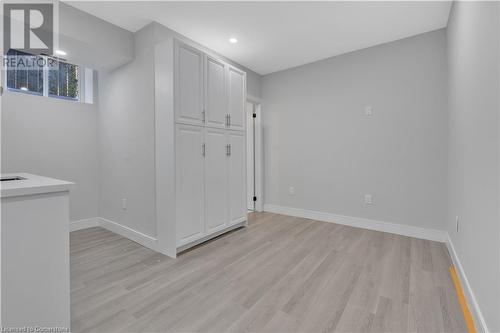 86 Beland Avenue N, Hamilton, ON - Indoor Photo Showing Other Room