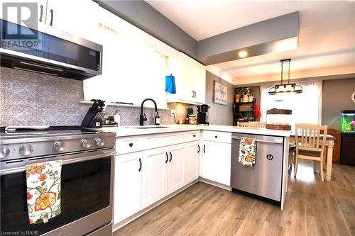 3 Pleasant Avenue, Stoney Creek, ON - Indoor Photo Showing Kitchen