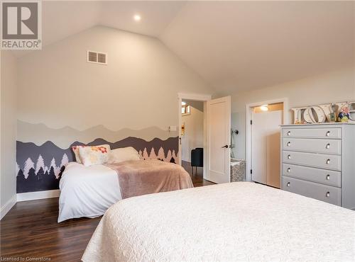 5565 Guelph Line, Burlington, ON - Indoor Photo Showing Bedroom