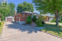 106 FERNWOOD Crescent  Hamilton, ON L8T 3L3