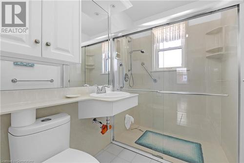 106 Fernwood Crescent, Hamilton, ON - Indoor Photo Showing Bathroom