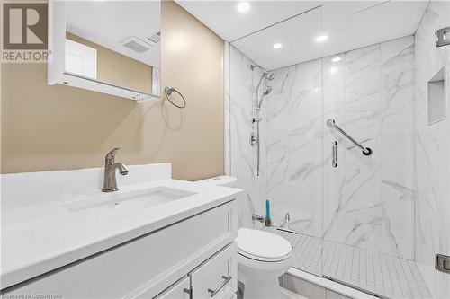 106 Fernwood Crescent, Hamilton, ON - Indoor Photo Showing Bathroom