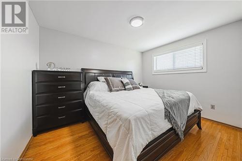 85 Bow Valley Drive, Hamilton, ON - Indoor Photo Showing Bedroom