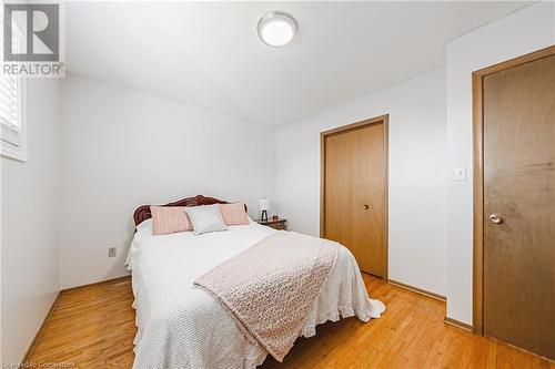 85 Bow Valley Drive, Hamilton, ON - Indoor Photo Showing Bedroom