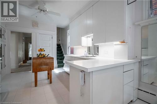 7 Chestnut Avenue, Brantford, ON - Indoor Photo Showing Kitchen