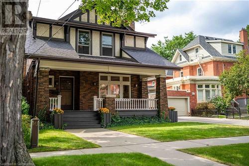 7 Chestnut Avenue, Brantford, ON - Outdoor With Deck Patio Veranda With Facade