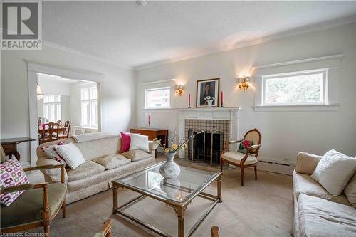 7 Chestnut Avenue, Brantford, ON - Indoor Photo Showing Living Room With Fireplace