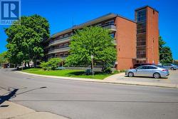 11 WOODMAN Drive S Unit# 311  Hamilton, ON L8K 4E3