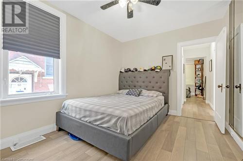 1617 Main Street E, Hamilton, ON - Indoor Photo Showing Bedroom