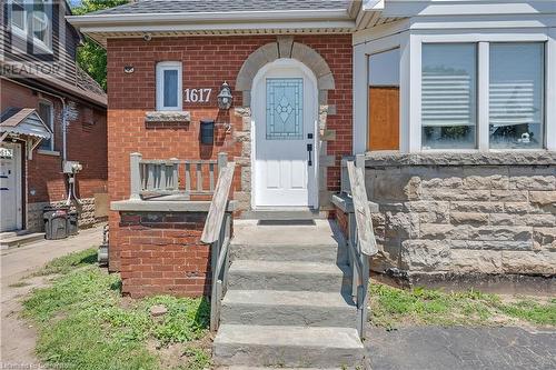 1617 Main Street E, Hamilton, ON - Outdoor