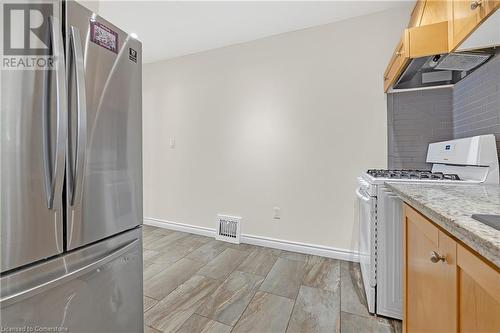 1617 Main Street E, Hamilton, ON - Indoor Photo Showing Kitchen