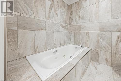 6 Iris Court, Carlisle, ON - Indoor Photo Showing Bathroom