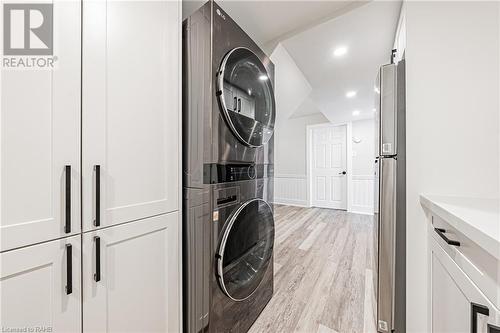 6 Iris Court, Carlisle, ON - Indoor Photo Showing Laundry Room