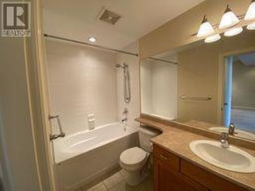 3843 Brown Road Unit# 2409, West Kelowna, BC - Indoor Photo Showing Bathroom