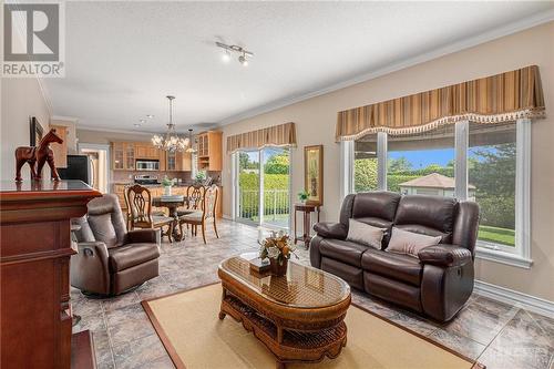 8 Du Boise Street, Embrun, ON - Indoor Photo Showing Living Room