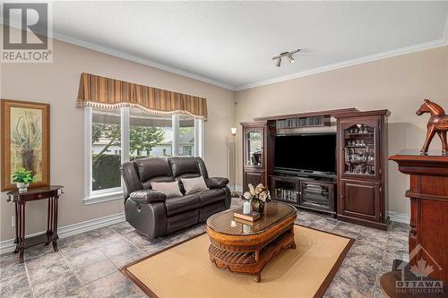 8 Du Boise Street, Embrun, ON - Indoor Photo Showing Living Room