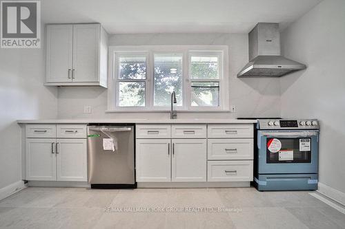 16828 Bayview Avenue, Newmarket (Central Newmarket), ON - Indoor Photo Showing Kitchen