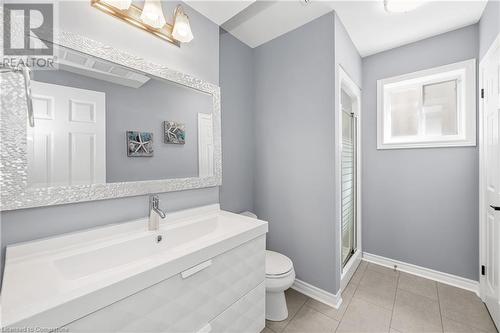 7852 Sabine Drive, Niagara Falls, ON - Indoor Photo Showing Bathroom