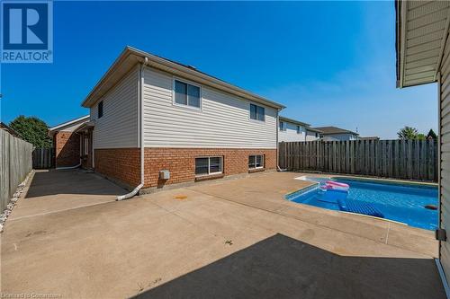 7852 Sabine Drive, Niagara Falls, ON - Outdoor With In Ground Pool With Exterior