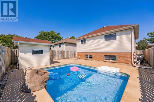 7852 Sabine Drive, Niagara Falls, ON - Outdoor With In Ground Pool With Exterior