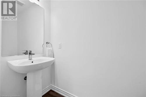 61 Soho Street Unit# 42, Stoney Creek, ON - Indoor Photo Showing Bathroom