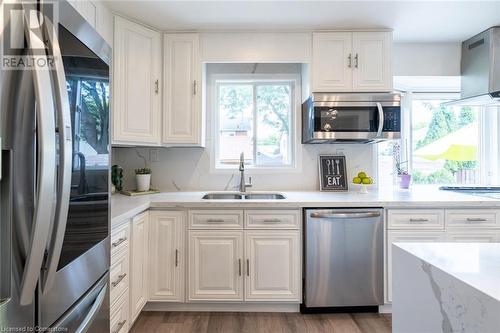 Kitchen - 2059 Deer Run Avenue, Burlington, ON - Indoor Photo Showing Kitchen With Double Sink