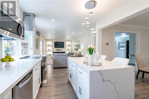 Kitchen - 2059 Deer Run Avenue, Burlington, ON - Indoor Photo Showing Kitchen With Upgraded Kitchen