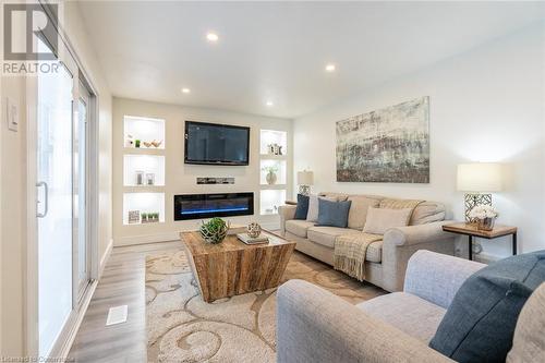 Family Room - 2059 Deer Run Avenue, Burlington, ON - Indoor Photo Showing Living Room