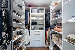 Walk In Closet - 