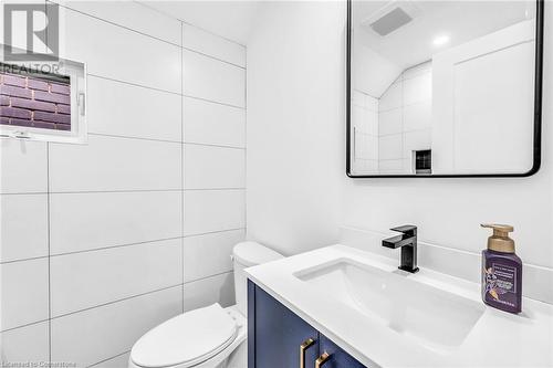 50 Whitfield Avenue, Hamilton, ON - Indoor Photo Showing Bathroom